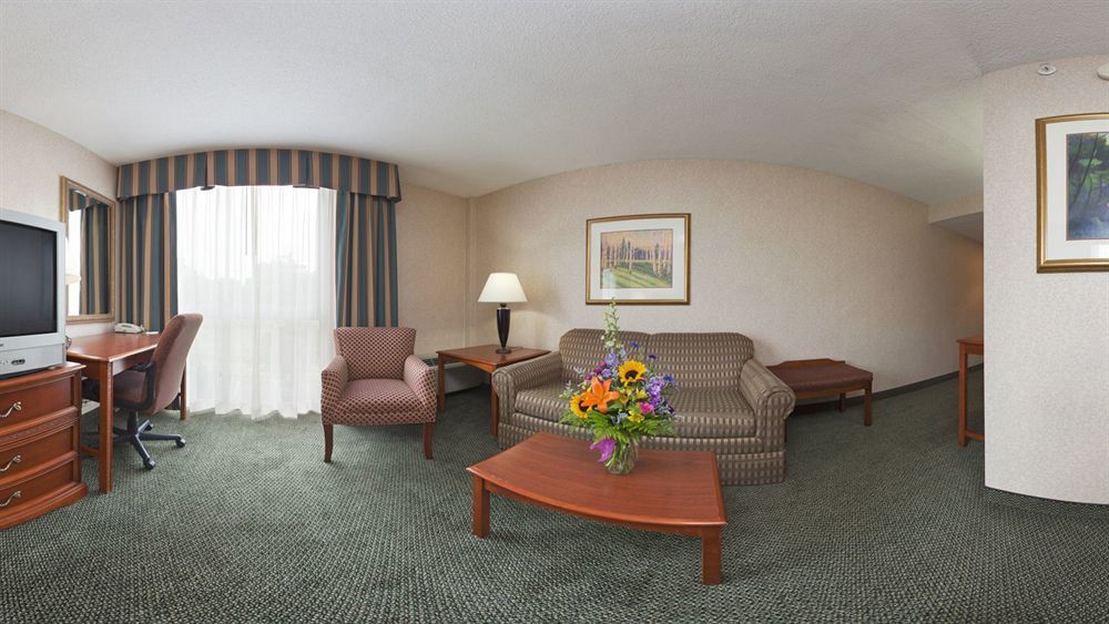 קובינגטון Holiday Inn Cincinnati-Riverfront By Ihg מראה חיצוני תמונה